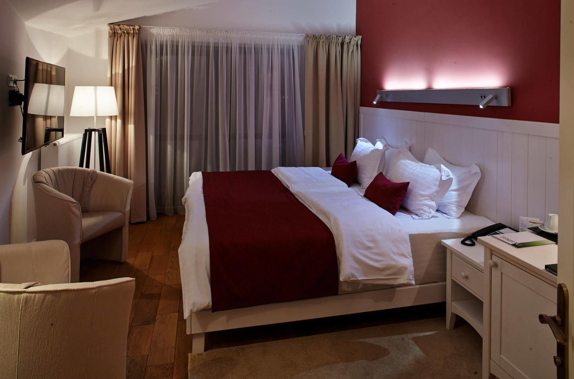 Rudolfo Hotel Lviv Exterior photo